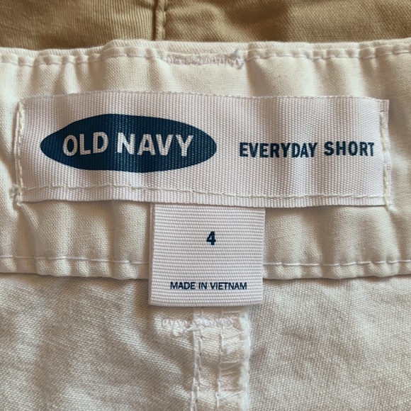 Two pair of Old Navy everyday shorts size 4 - Picture 2 of 3